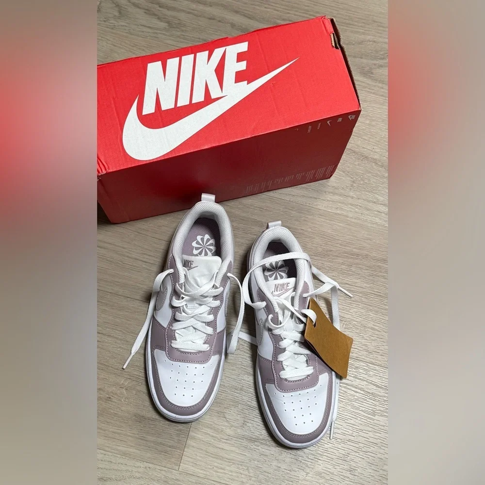 Nike White and Light Purple Kids' Sneakers (Youth 5Y)